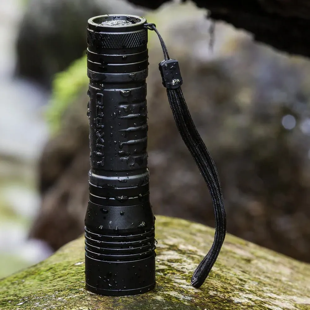 550 LUMEN HIGH-OUTPUT HANDHELD FLASHLIGHT