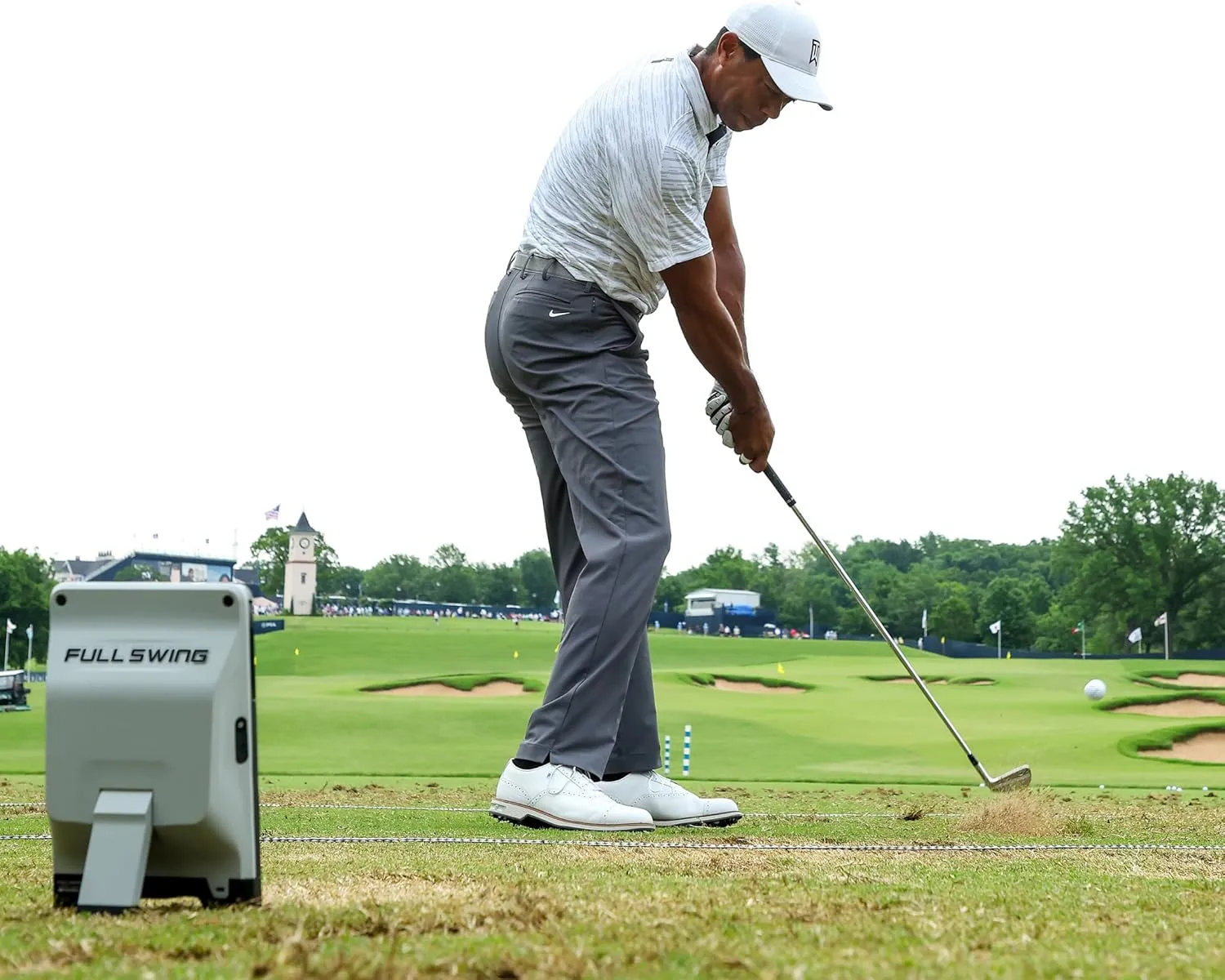 Full Swing KIT Golf Launch Monitor and Simulator | 16 Data Points Powered by 5D Ai Machine Learning Radar with Course GPS Overview for Real Time Ball Flight and Signature Series Power Package