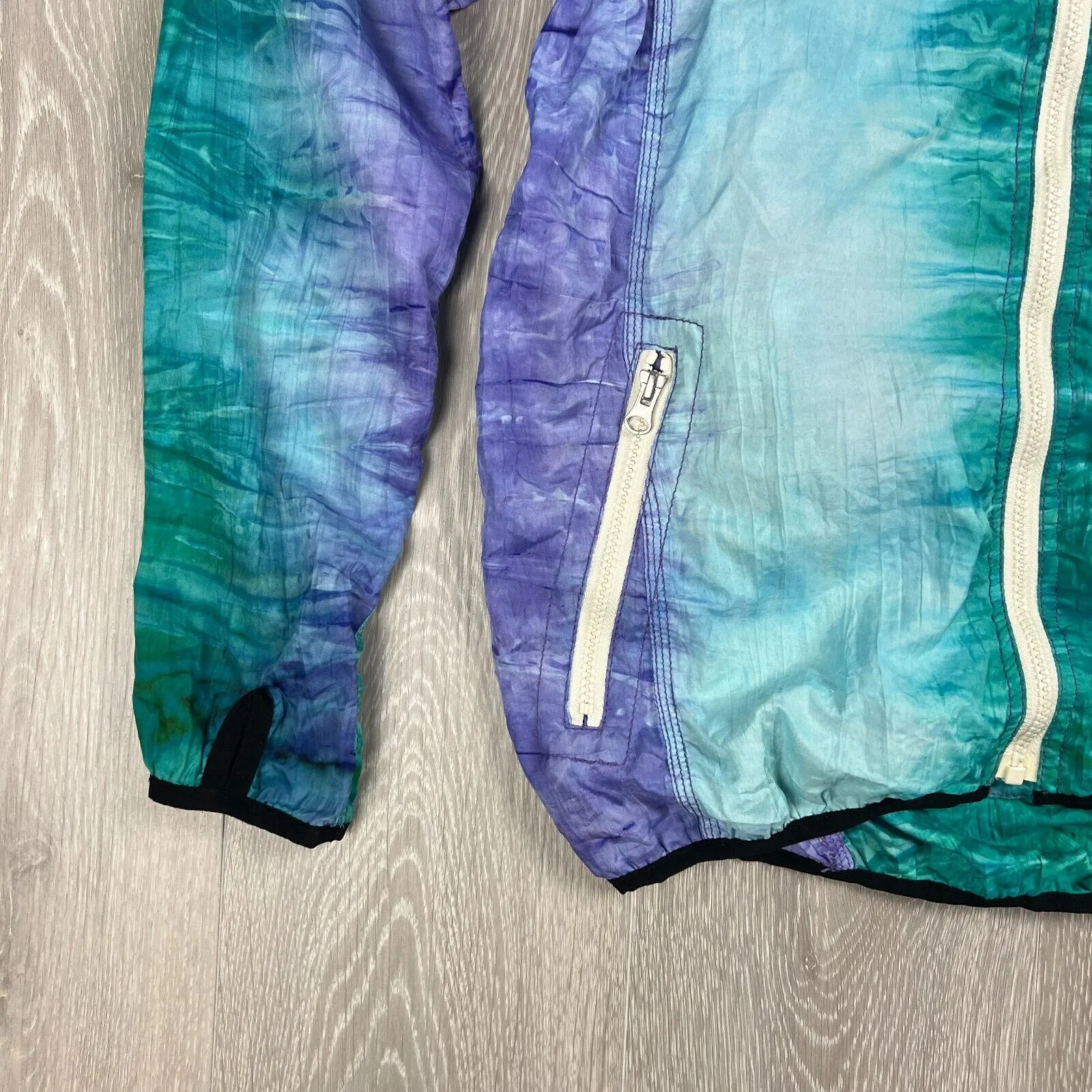 Go Slow Caravan Packable Windbreaker Hooded Jacket Size 3 (S/M approx)