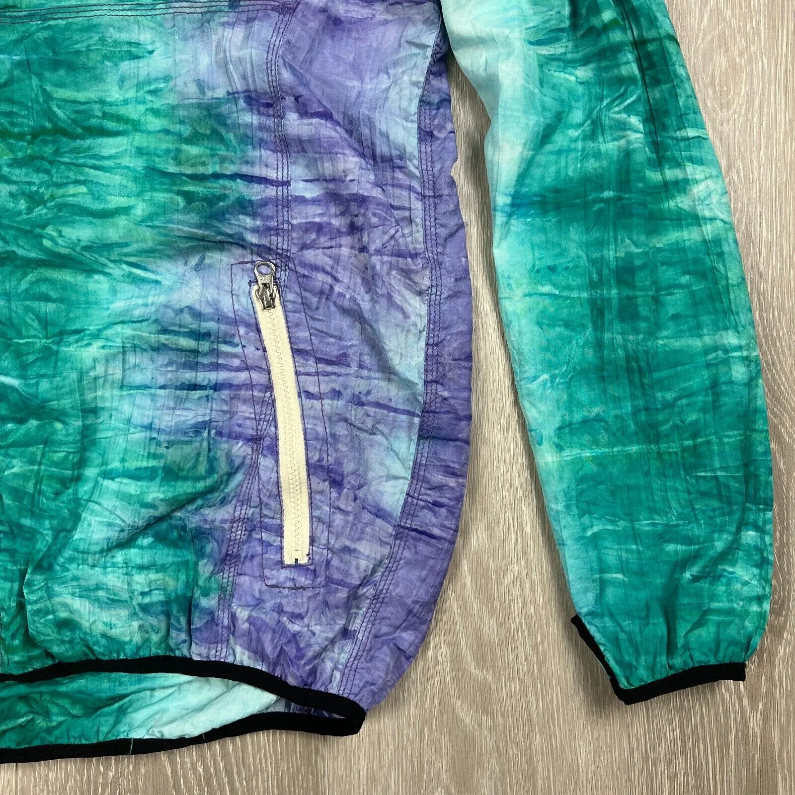 Go Slow Caravan Packable Windbreaker Hooded Jacket Size 3 (S/M approx)