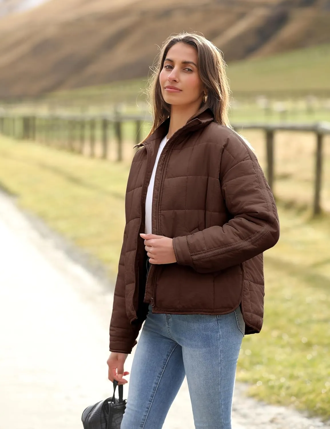 Quilted Puffer Jacket Women Lightweight Short Zip Up Padded Coat with Pockets