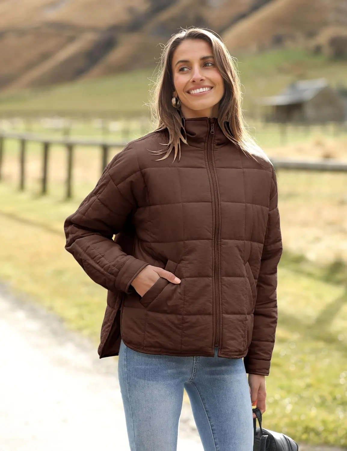 Quilted Puffer Jacket Women Lightweight Short Zip Up Padded Coat with Pockets