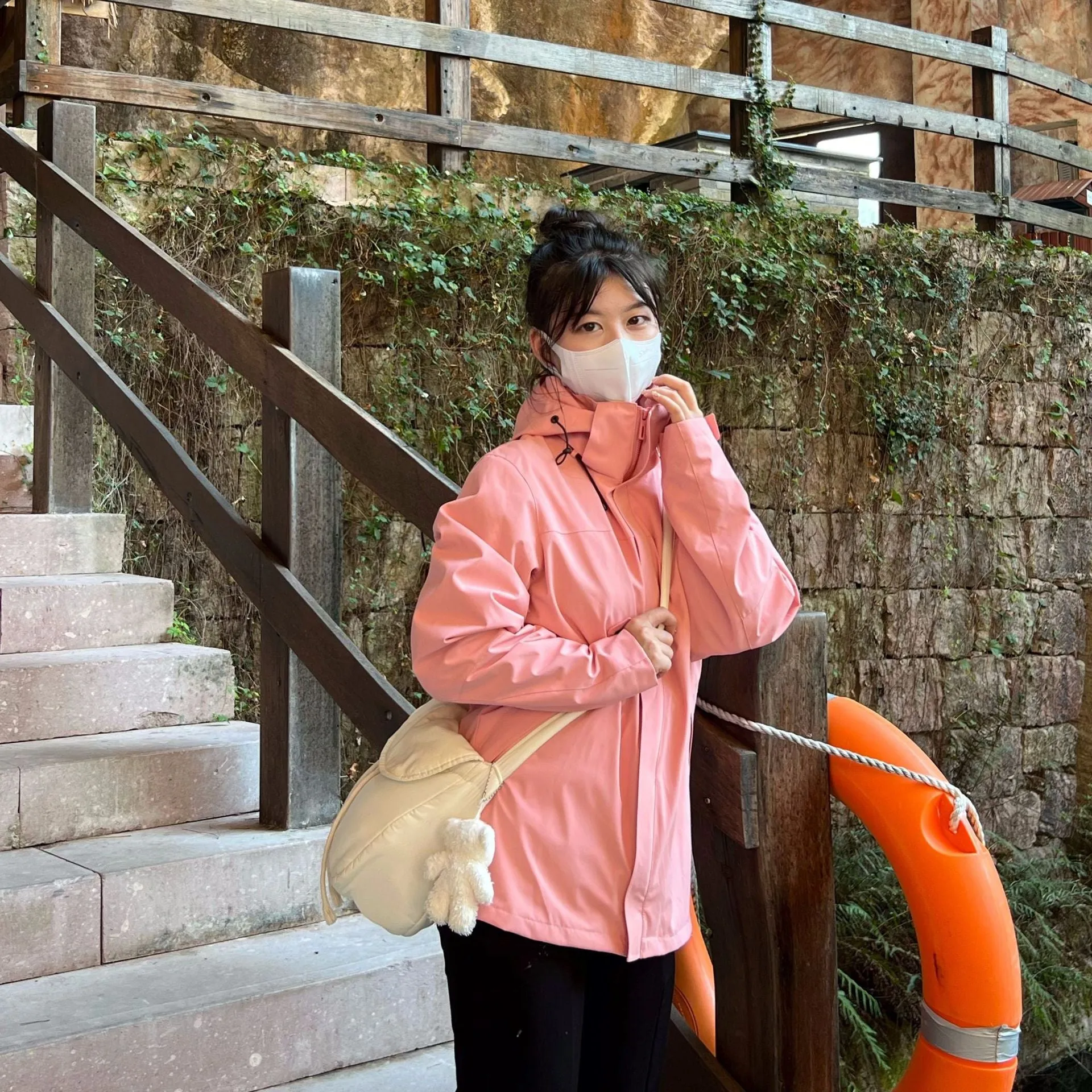 Stay Protected on Outdoor Expeditions with Windproof Mountaineering Attire