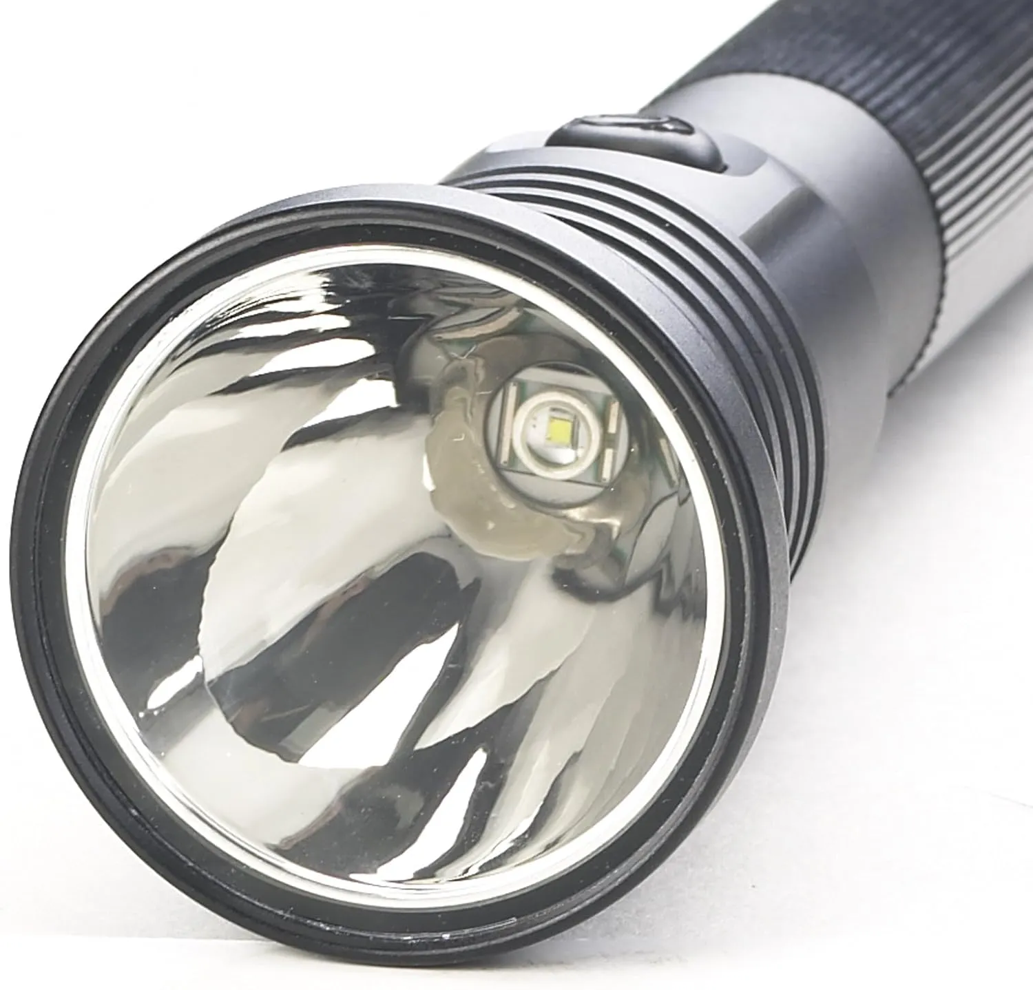 Streamlight 75899 Stinger DS LED HP Rechargeable Flashlight with 12-Volt DC NiMH Battery - 800 Lumens