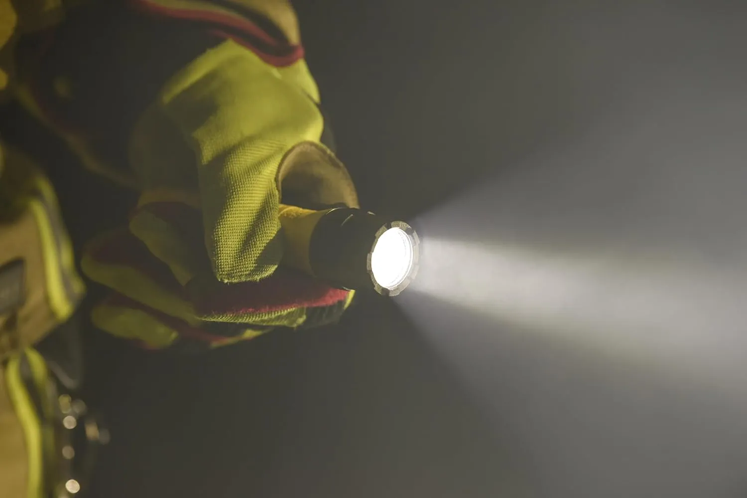Streamlight 88604 PolyTac X 600-Lumen Multi-Fuel Professional Flashlight, Box, Yellow
