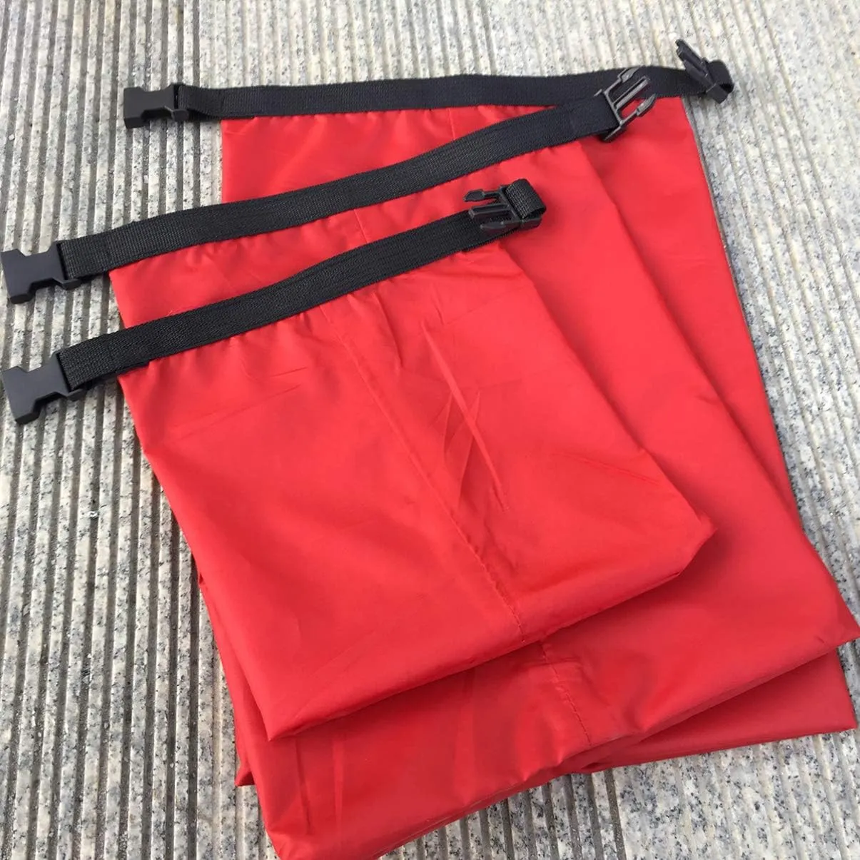 Wakauto 3pcs Waterproof Bag, Light and Thin, Sealed, Dry and Waterproof Storage Bag, Convenient and Durable, Easy to Carry, Used for Outdoor Sports and Water Sports （ Black ）